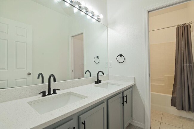 Foto del edificio - 915 Knollwood Dr