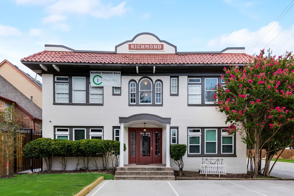 Foto principal - 5747 Richmond Ave
