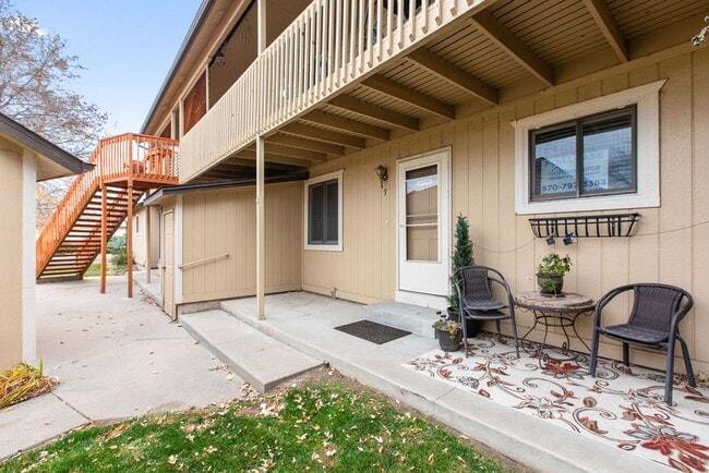 Building Photo - Spacious 2-Bedroom Condo with Garage and Basement