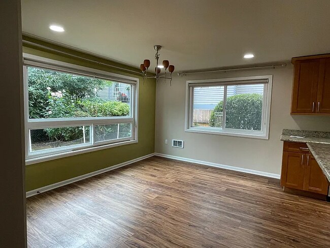 Foto del edificio - 2423 8th Ave N