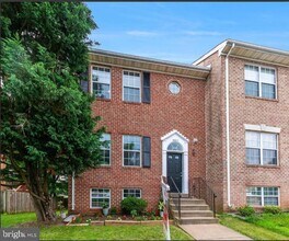 Building Photo - 46607 Carriage Ct