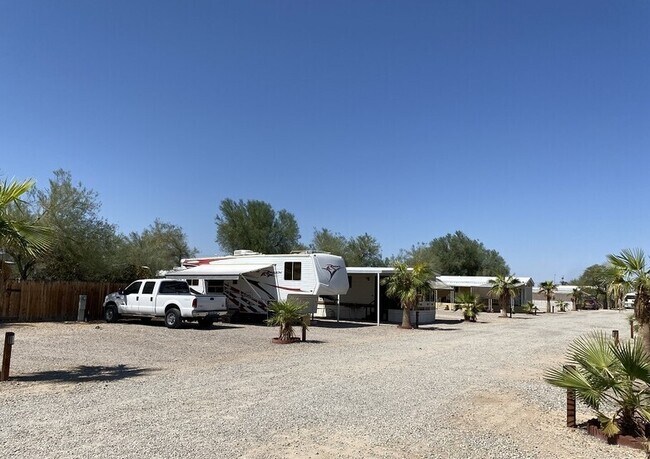 Campers/RV's - 310 N Central Blvd