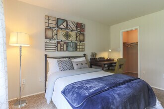 2BR,2BA,-934SF Bristle Bay - Runaway Bay Apartments