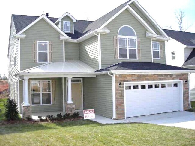 Building Photo - 3160 Landing Falls Ln