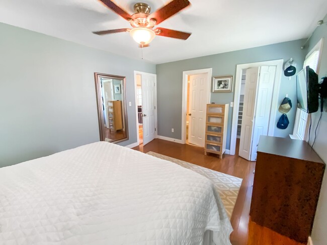 Building Photo - Cozy 3-Bedroom Cape Cod in Prime Three Cho...