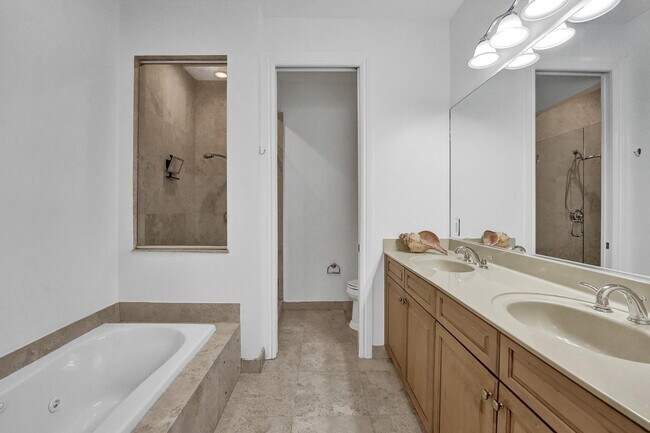 Building Photo - 632 Renaissance Way