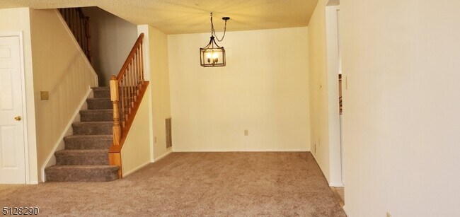 Foto del edificio - 1473 Cornwall Rd