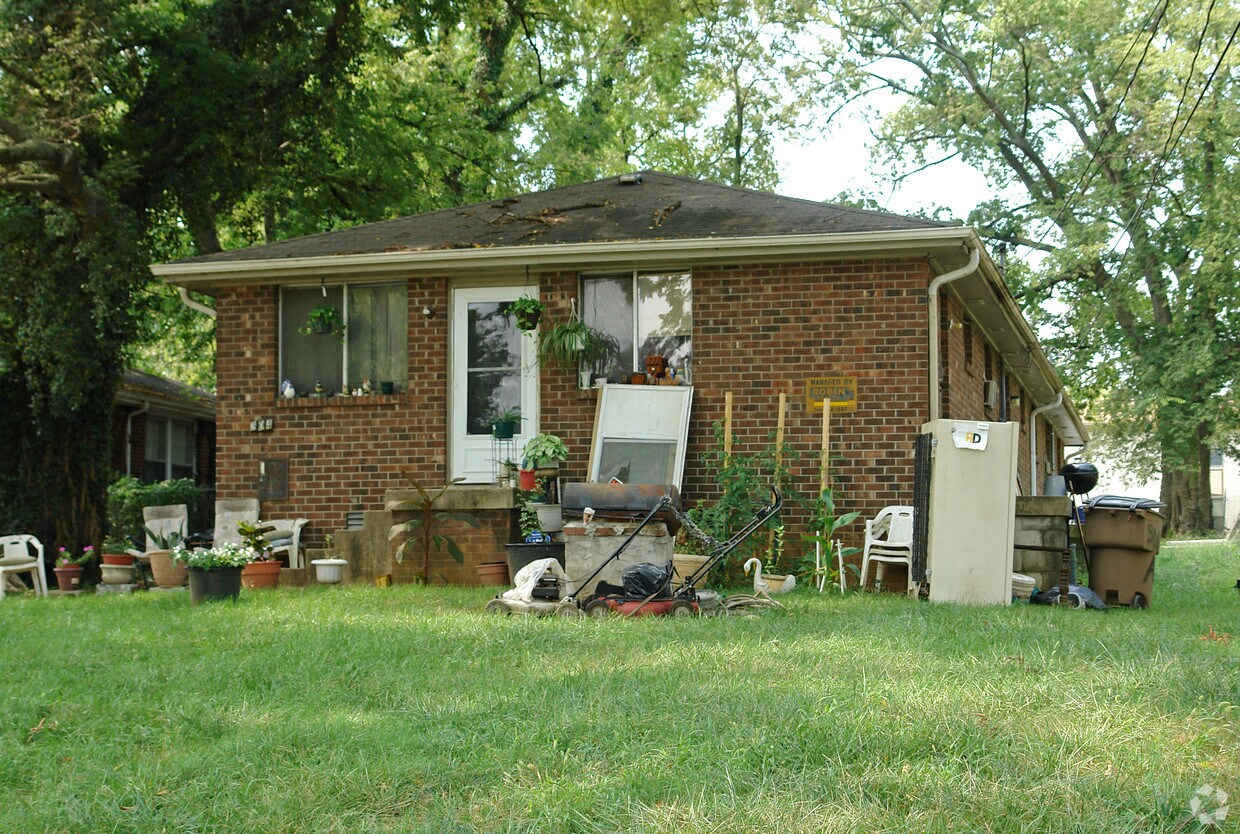 Building Photo - 304 Neill Ave