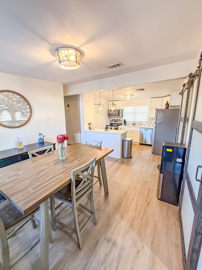 Foto del edificio - 76 Carson Dr NE