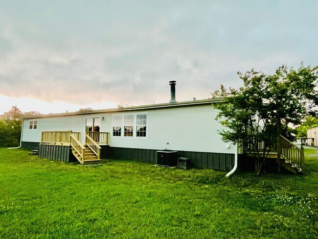 Foto del edificio - 55 County Rd NE 2220