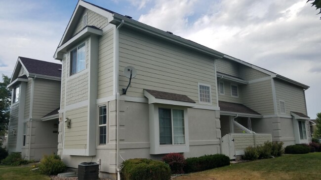 Building Photo - 2112 Campo Ct
