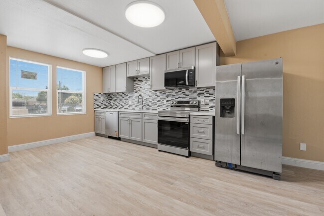 Foto del edificio - E 6th St. Apartments