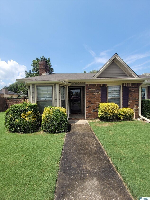 220 Austinville Rd SW, Decatur, AL 35601 Townhome Rentals in Decatur