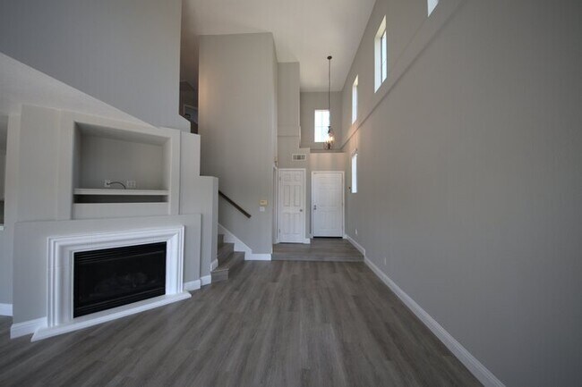 Foto del edificio - Milpitas 2 story Town House. 3 bedrooms, 2...