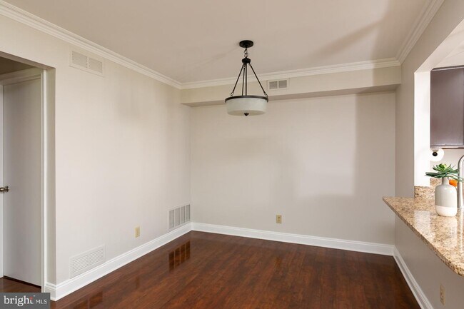 Building Photo - 2903A Heatherstone Ct