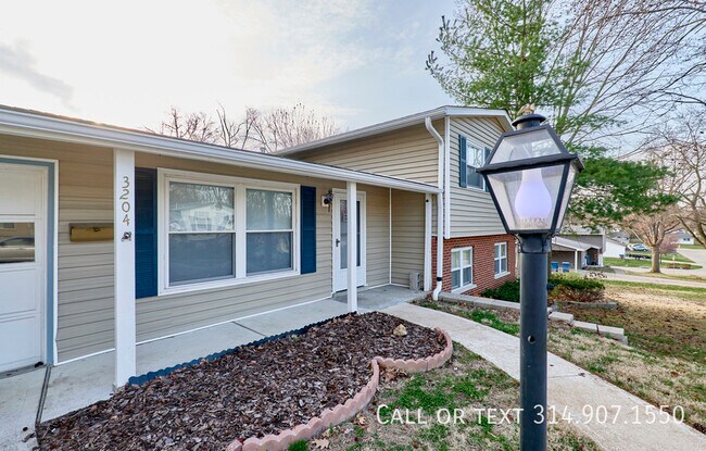 Foto del edificio - 3204 Bristol Hall Dr