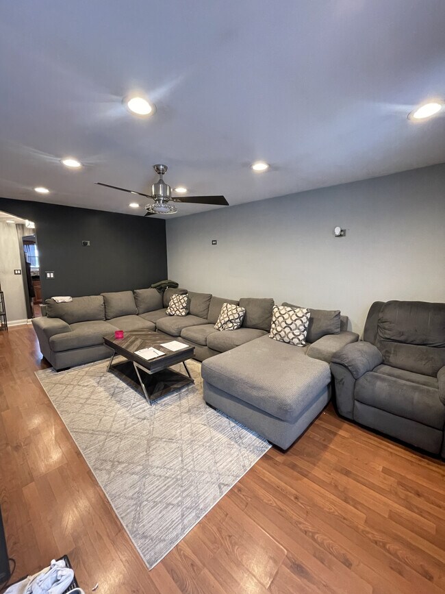 Building Photo - 16404 Craig Dr