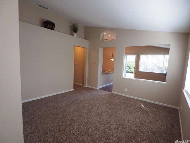 Foto del edificio - 2258 Clapton Way
