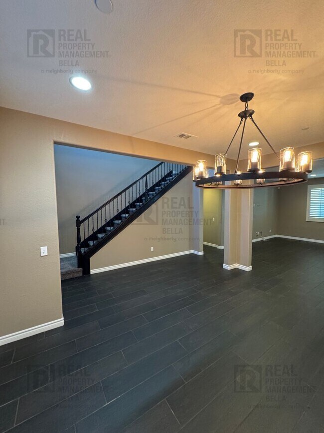 Foto del edificio - Luxury Living in Audie Murphy Ranch | Next-Gen Suite, Solar & Resort-Style Backyard