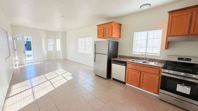 Photo - 381 S 37th St House