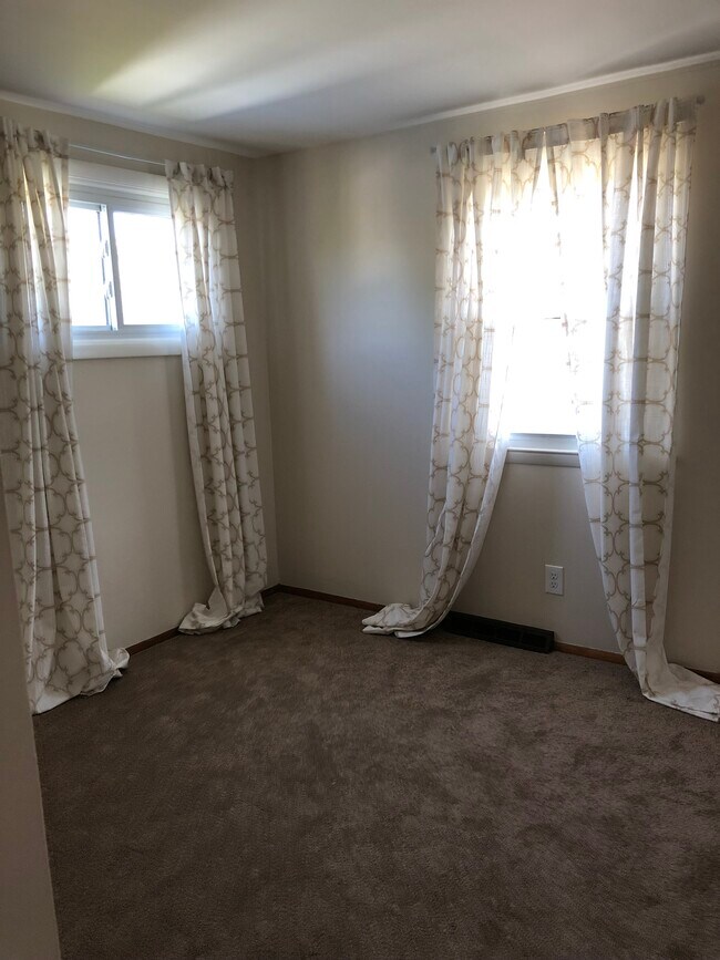 Front bedroom - 44 Altruria St