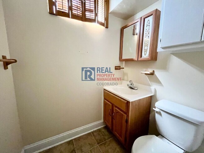 Foto del edificio - 1342 E 108th Ave