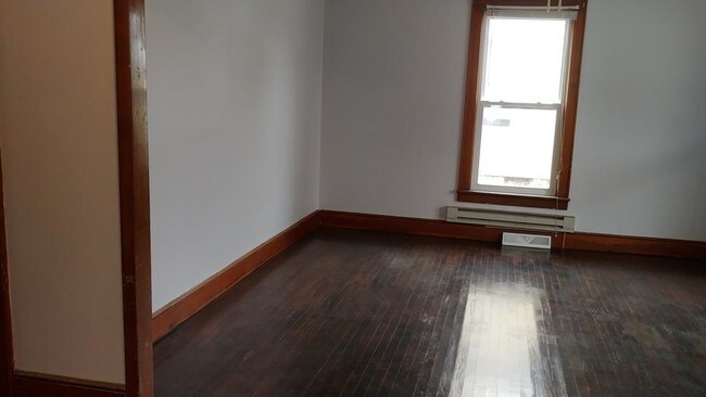 Building Photo - 324 Grace St