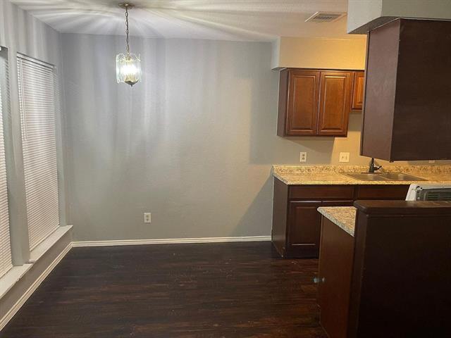 Building Photo - 147 Allencrest Dr