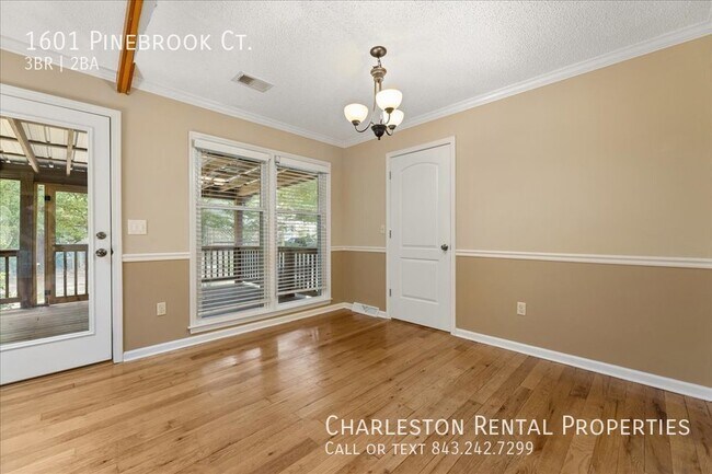Building Photo - 1601 Pinebrook Ct