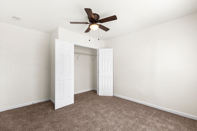 Foto del edificio - 1309 Bragg St