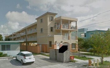 Building Photo - 1453 SW 3rd St