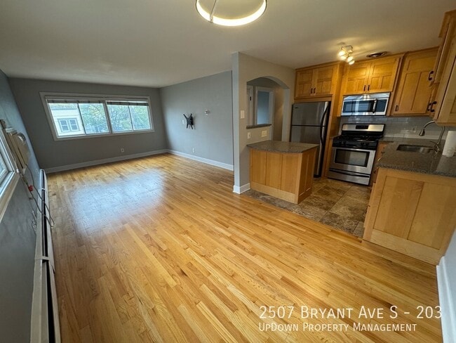Foto del edificio - 2507 Bryant Ave S