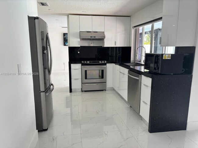 Foto del edificio - 8460 NW 21st St