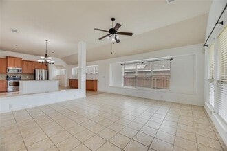 Building Photo - 6556 Fairview Dr