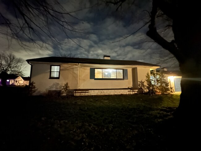 Building Photo - 1651 Beaverton Dr