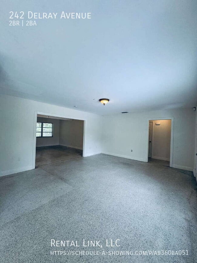 Building Photo - 242 Delray Ave