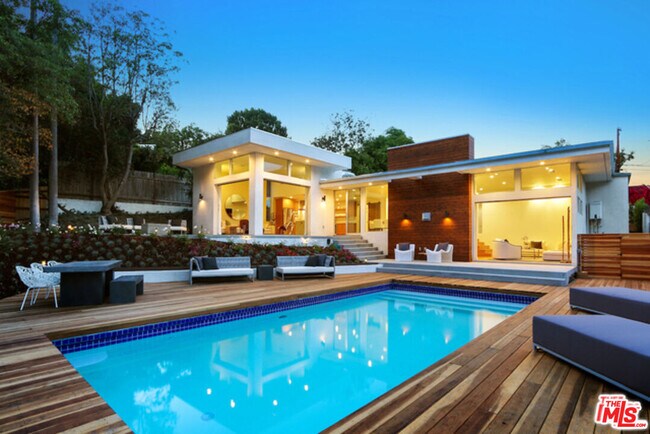 Foto del edificio - 10486 Sandal Ln