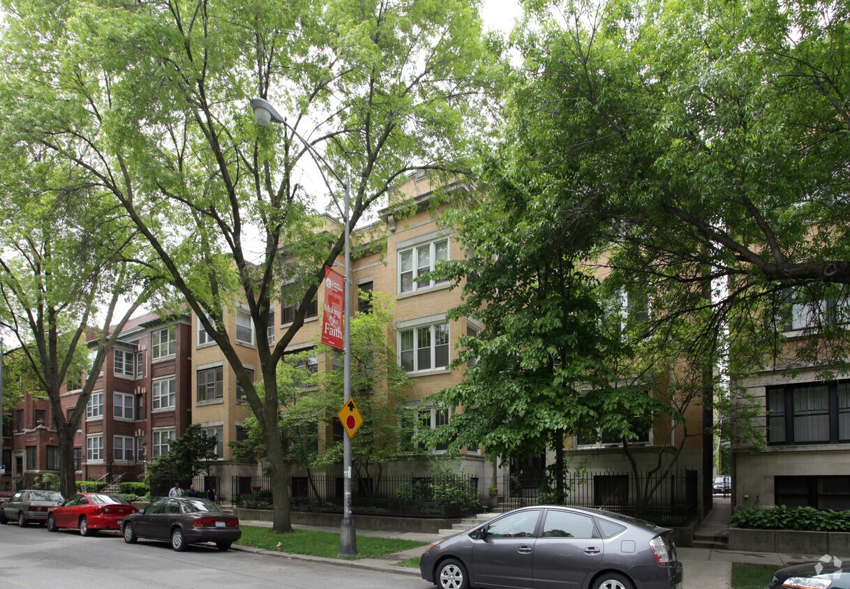 Building Photo - 5324-5330 S Hyde Park Blvd