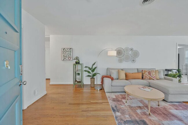 Foto del edificio - 6231 Henry Ford Dr