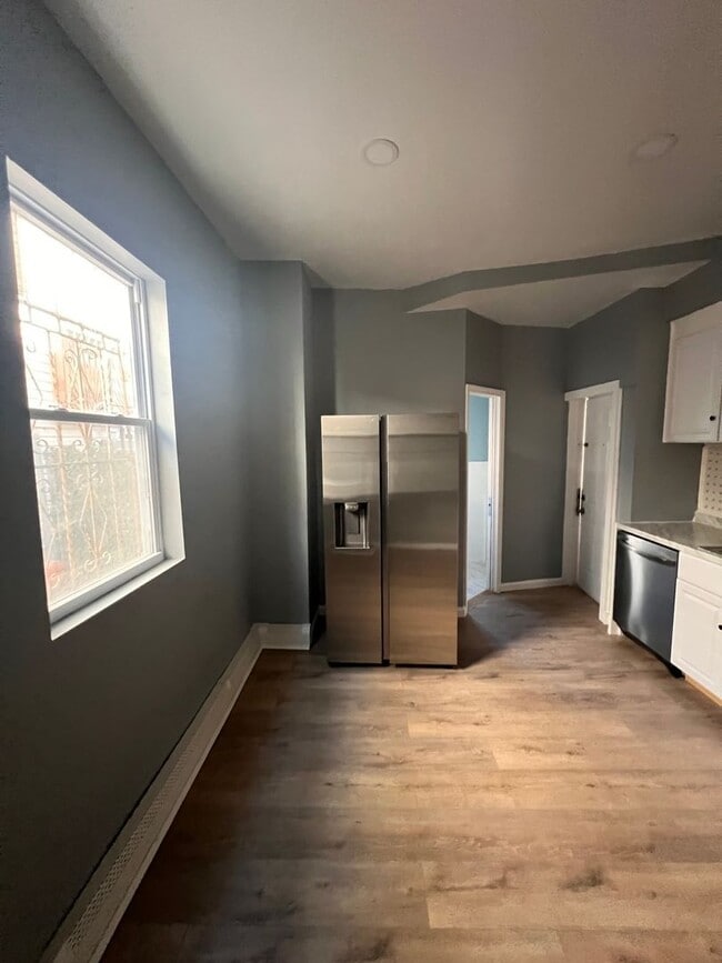 Building Photo - 144-19 101st Ave