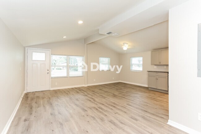 Building Photo - 7163 MARK ST, JACKSONVILLE, FL 32210