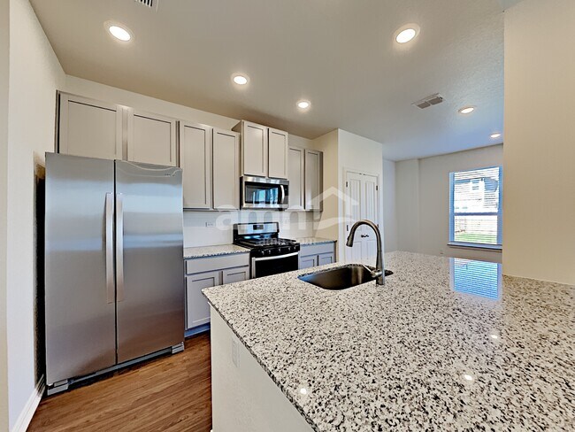 Building Photo - 2721 Meadowood Heights