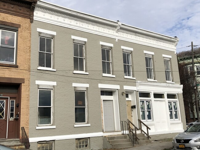 Foto del edificio - 130 Adams St