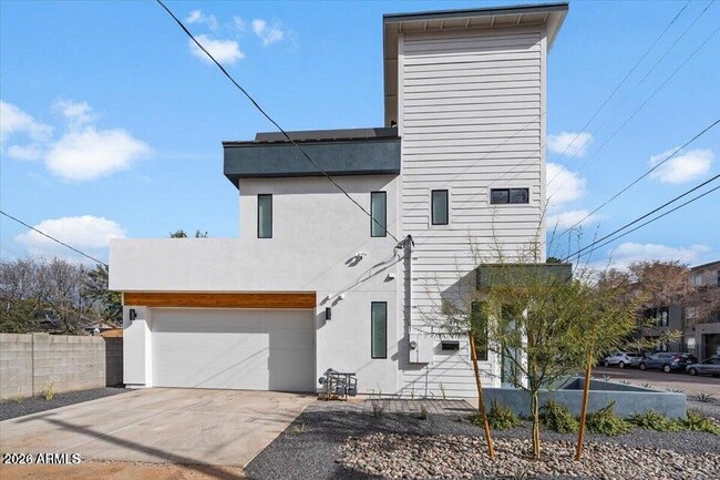 Building Photo - 230 W Monterosa St