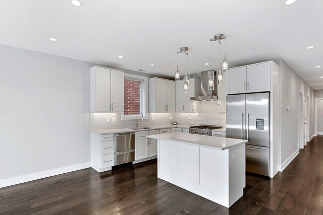Foto del edificio - 6157 N Kenmore Ave