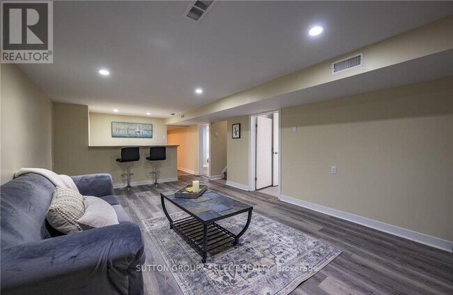 Building Photo - 6 Kirkton Ct