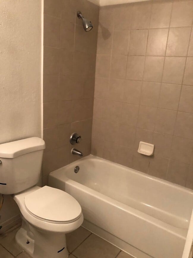 Lexington Place 2 bedroom Condo - Lexington Place 2 bedroom Condo