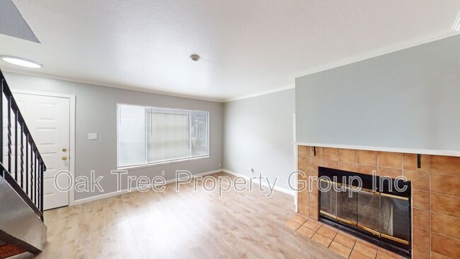 Building Photo - 625 F St