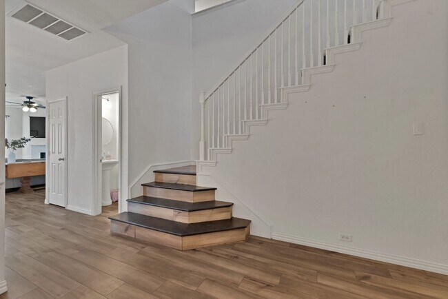 Foto del edificio - 1708 Kittyhawk Dr