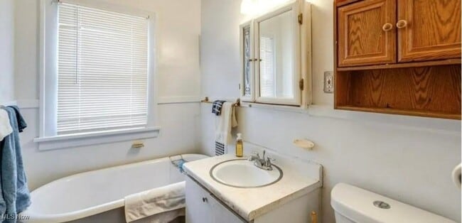 Building Photo - 14300 Darwin Ave